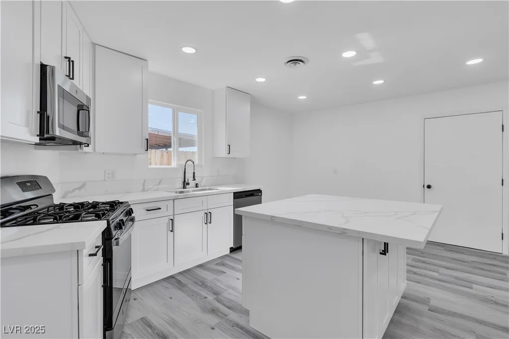 5580 Waltham, Las Vegas, NV 89122