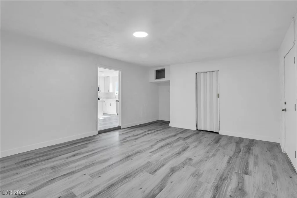 5580 Waltham, Las Vegas, NV 89122