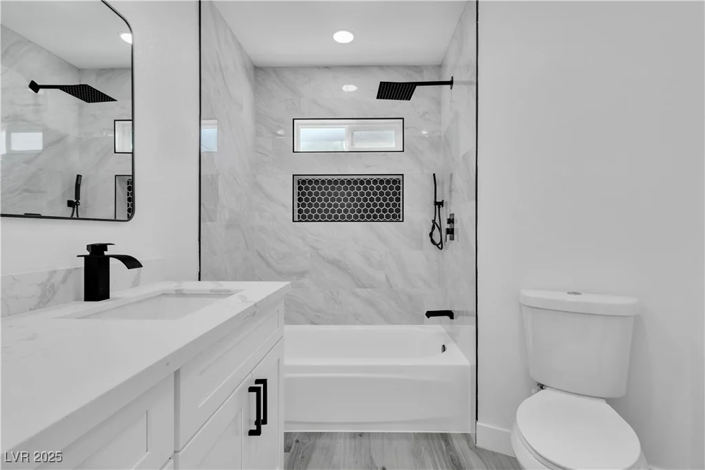 5580 Waltham, Las Vegas, NV 89122