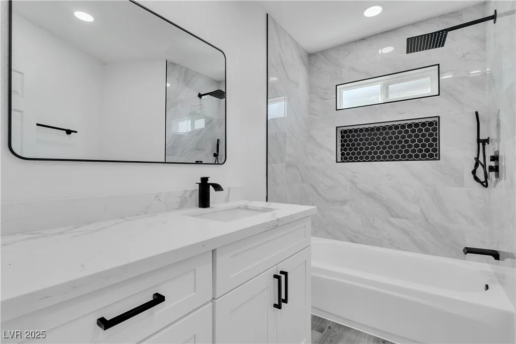 5580 Waltham, Las Vegas, NV 89122