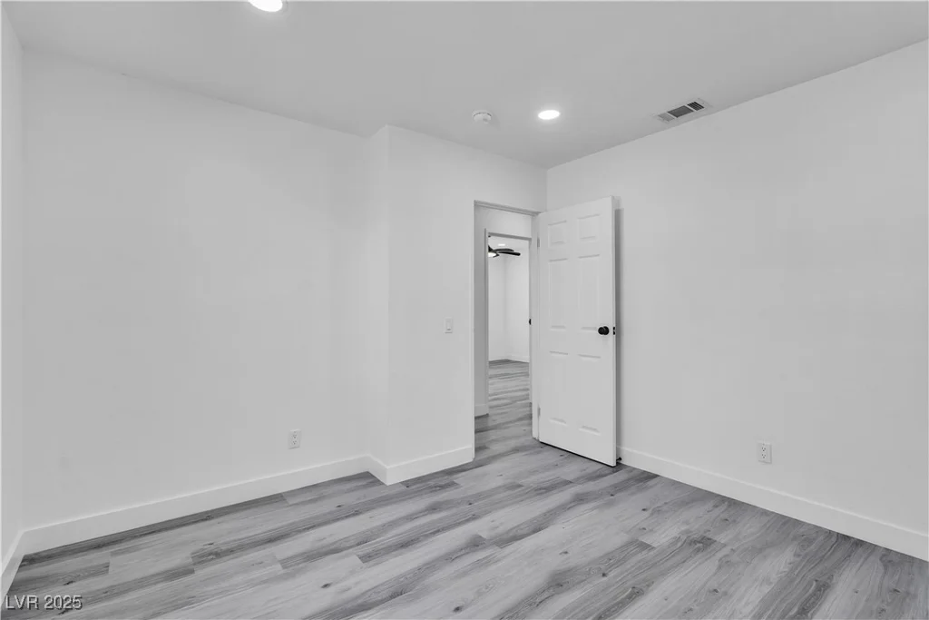 5580 Waltham, Las Vegas, NV 89122