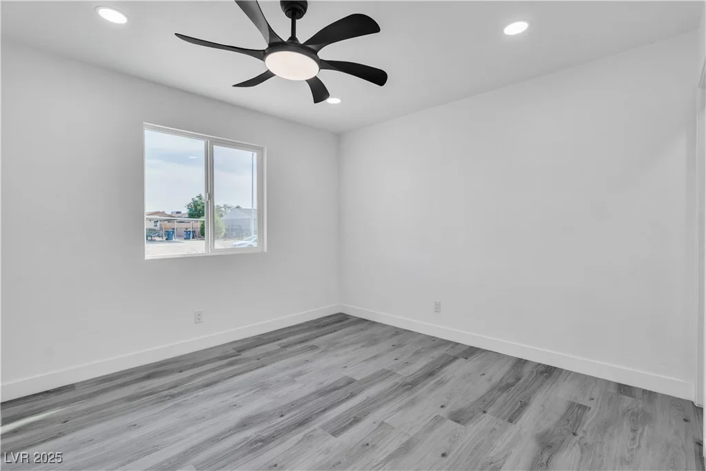 5580 Waltham, Las Vegas, NV 89122