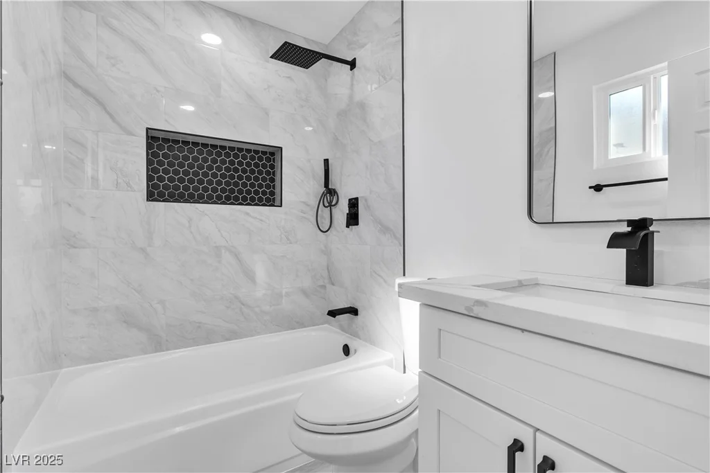 5580 Waltham, Las Vegas, NV 89122