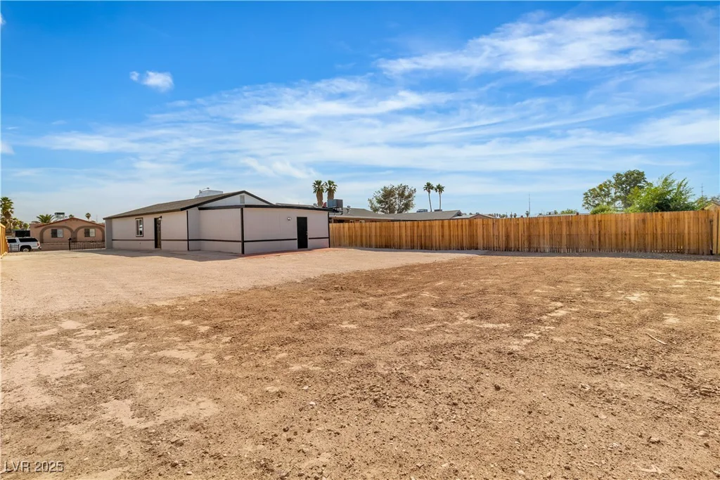 5580 Waltham, Las Vegas, NV 89122