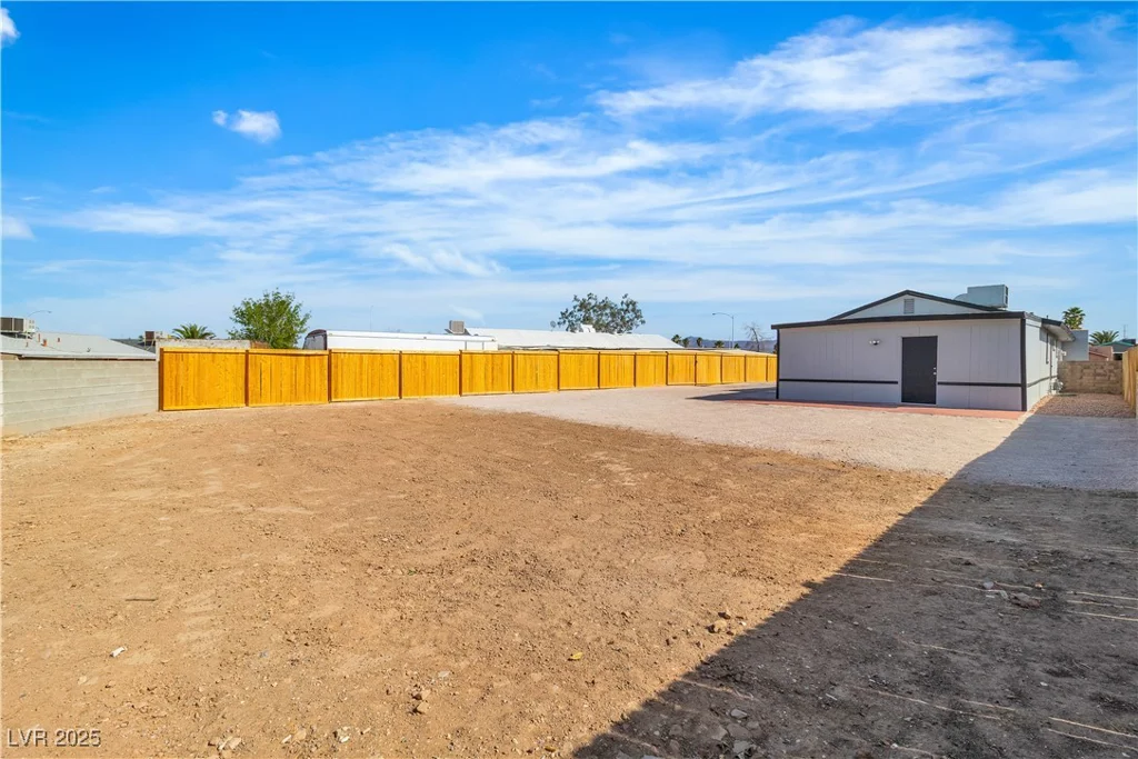 5580 Waltham, Las Vegas, NV 89122