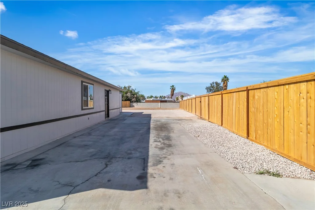 5580 Waltham, Las Vegas, NV 89122