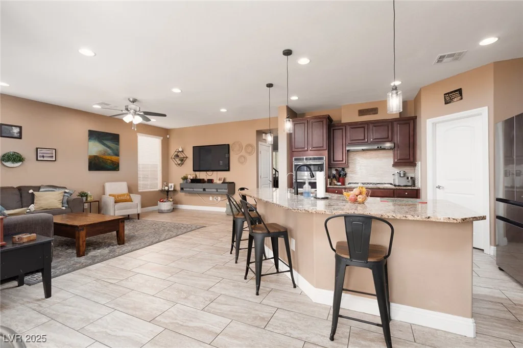 7630 Canyon Diablo, Las Vegas, NV 89179