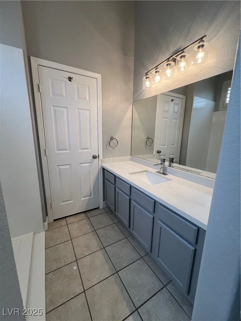 2694 Hillgrass, Las Vegas, NV 89123