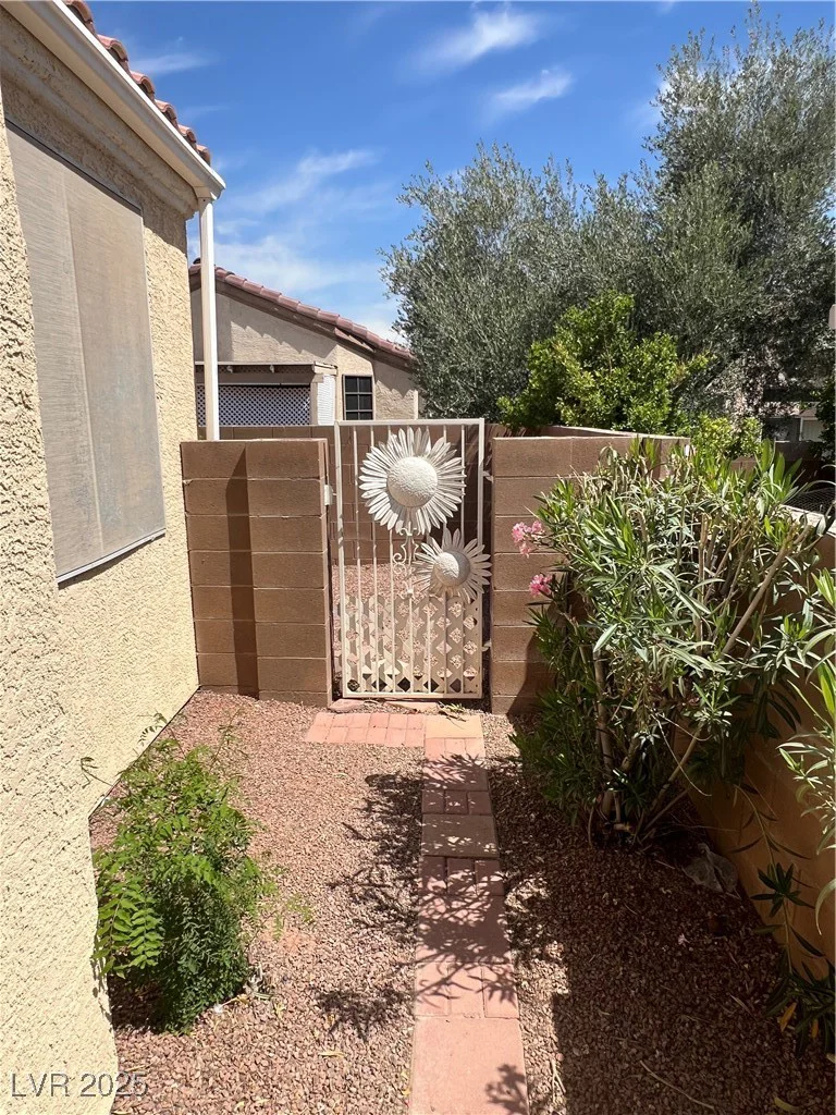 2694 Hillgrass, Las Vegas, NV 89123