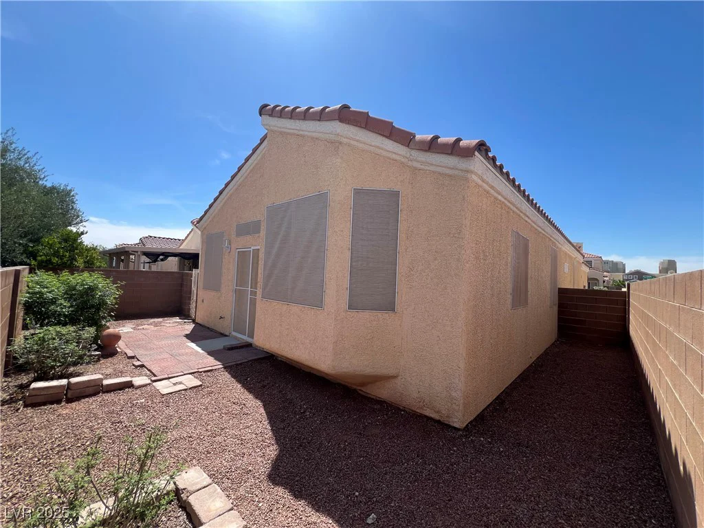 2694 Hillgrass, Las Vegas, NV 89123