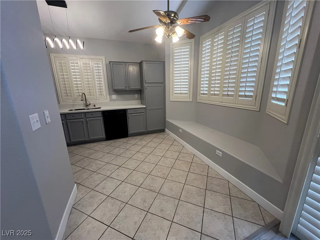 2694 Hillgrass, Las Vegas, NV 89123