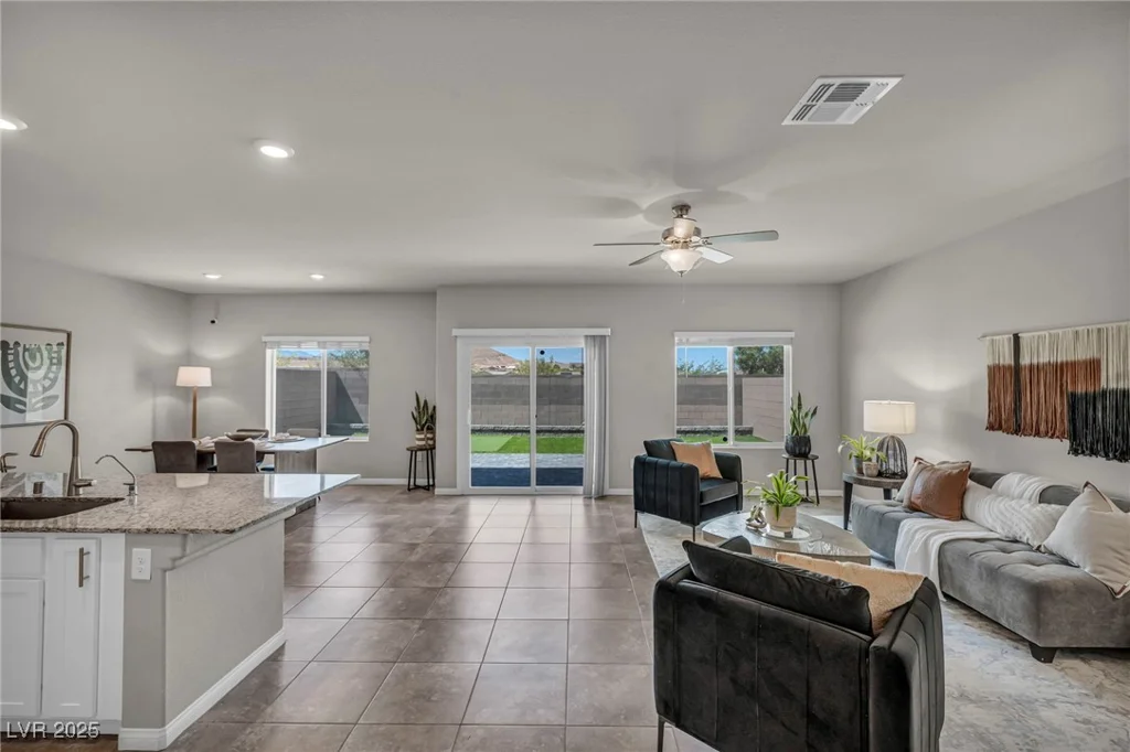 9876 Magnus, Las Vegas, NV 89178