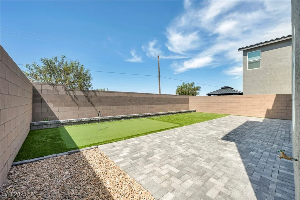 9876 Magnus, Las Vegas, NV 89178