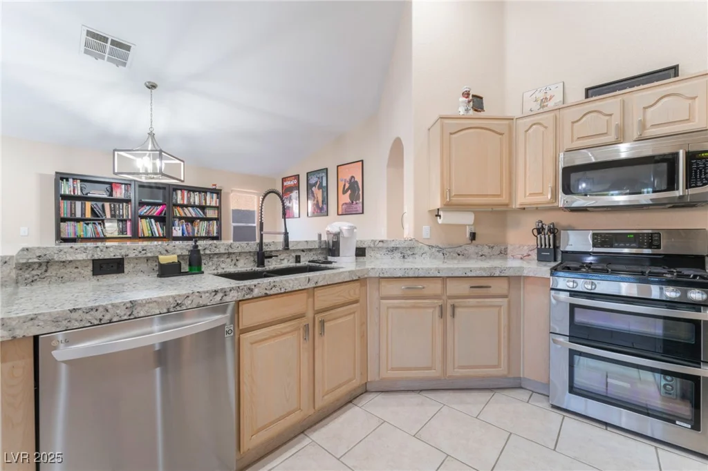 5350 Sharon Marie, Las Vegas, NV 89118