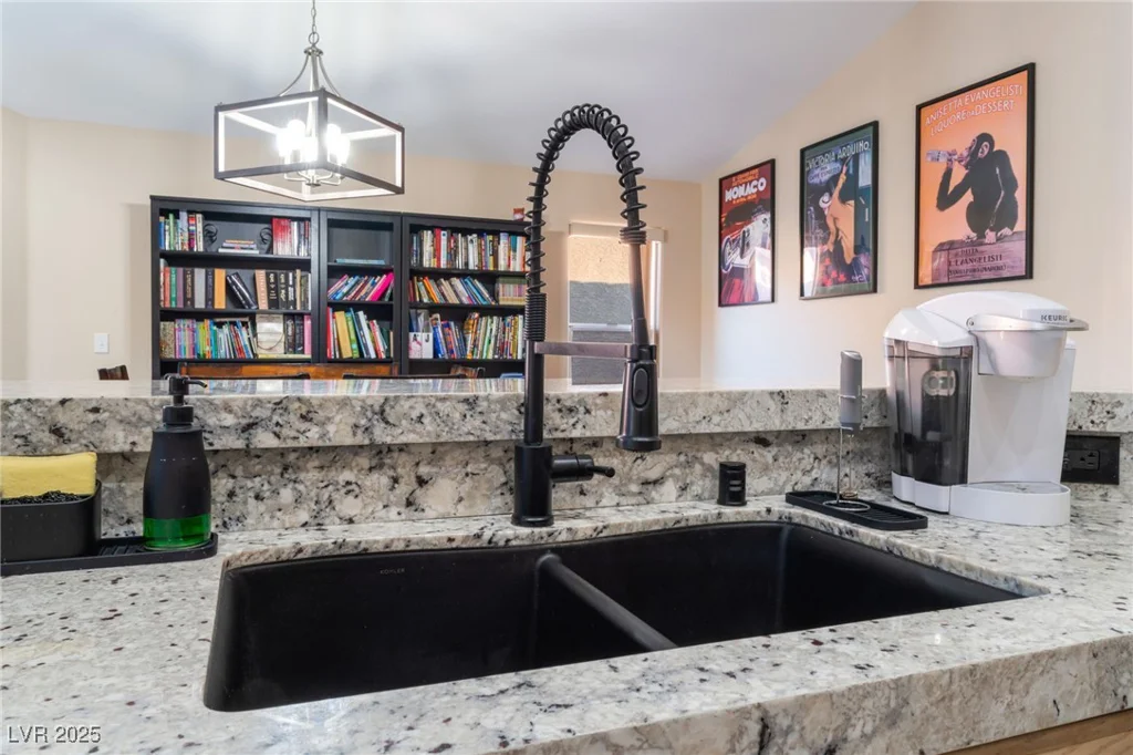 5350 Sharon Marie, Las Vegas, NV 89118
