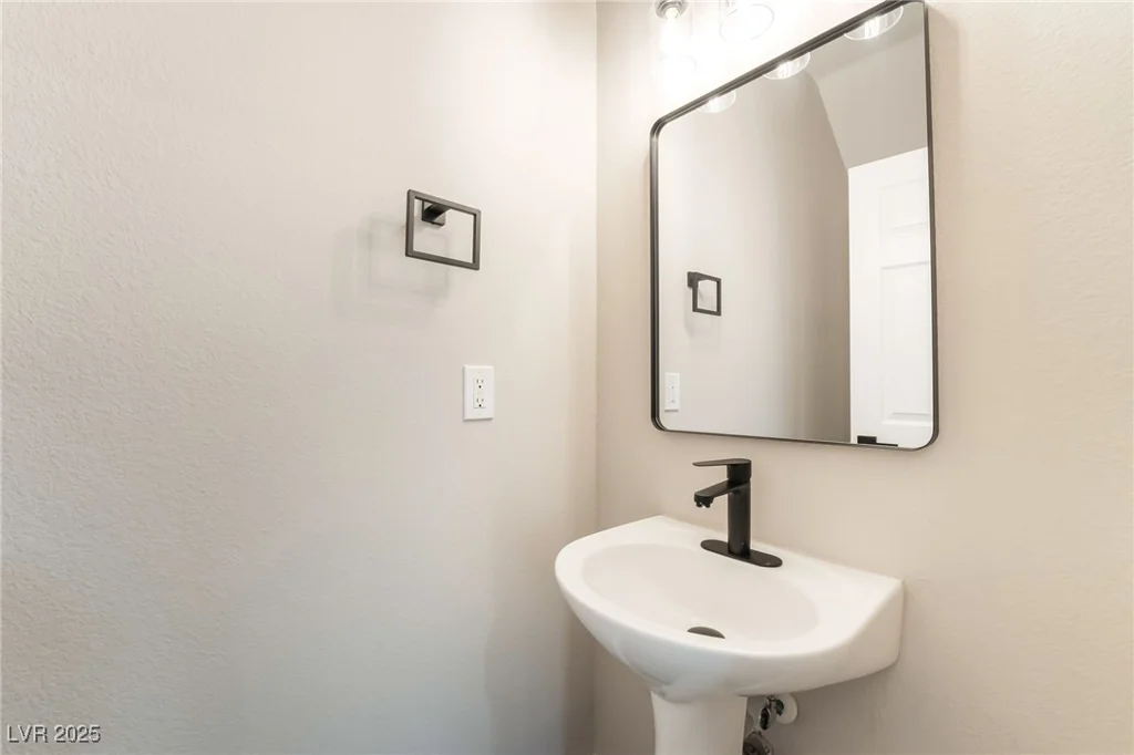 6260 Castle Kennedy, Henderson, NV 89011