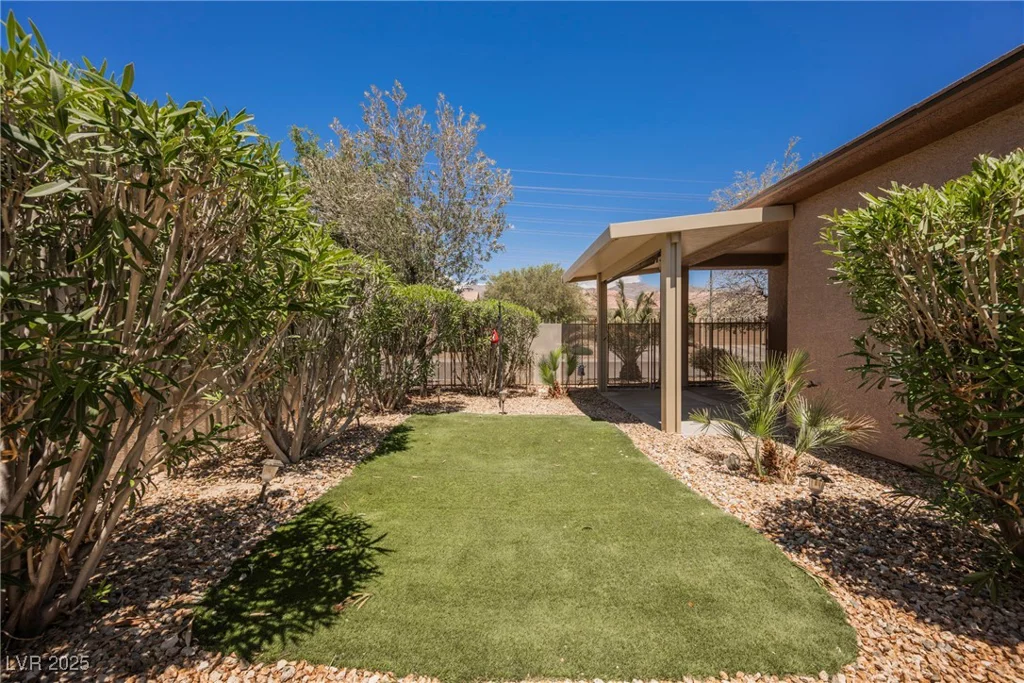 7957 Fantail, North Las Vegas, NV 89084