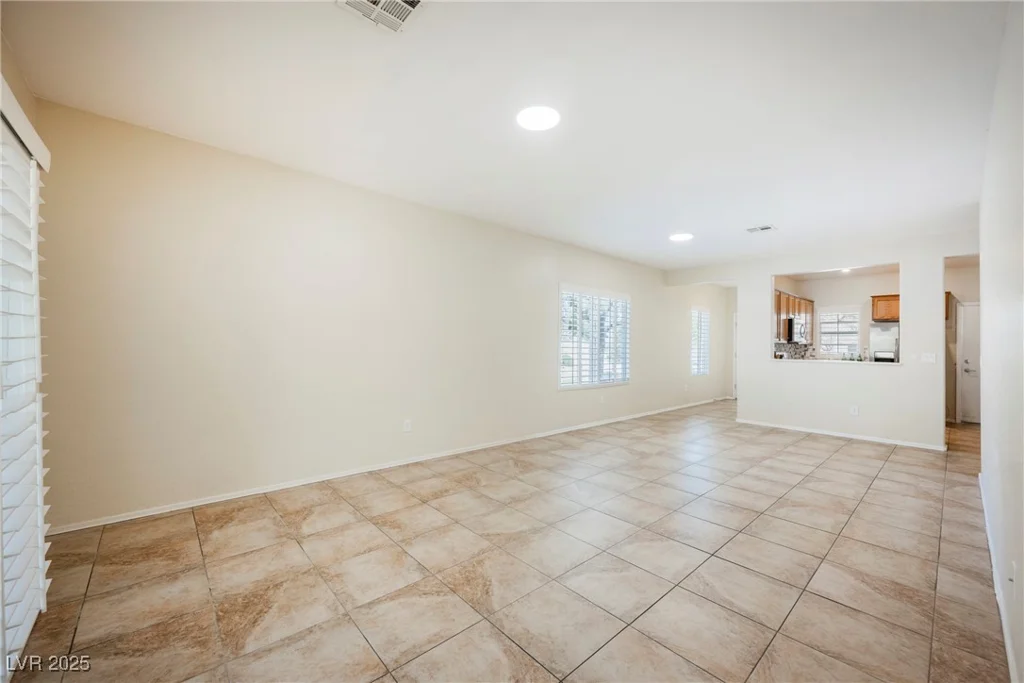7957 Fantail, North Las Vegas, NV 89084