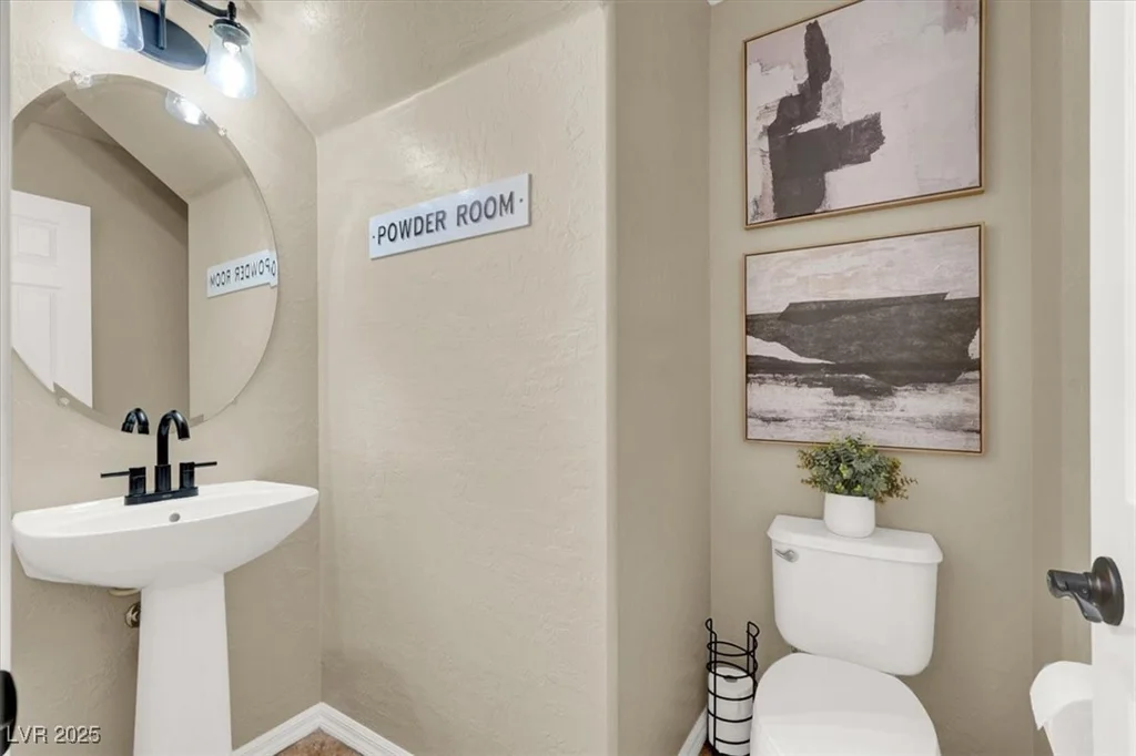6869 Desert Thrasher, North Las Vegas, NV 89084
