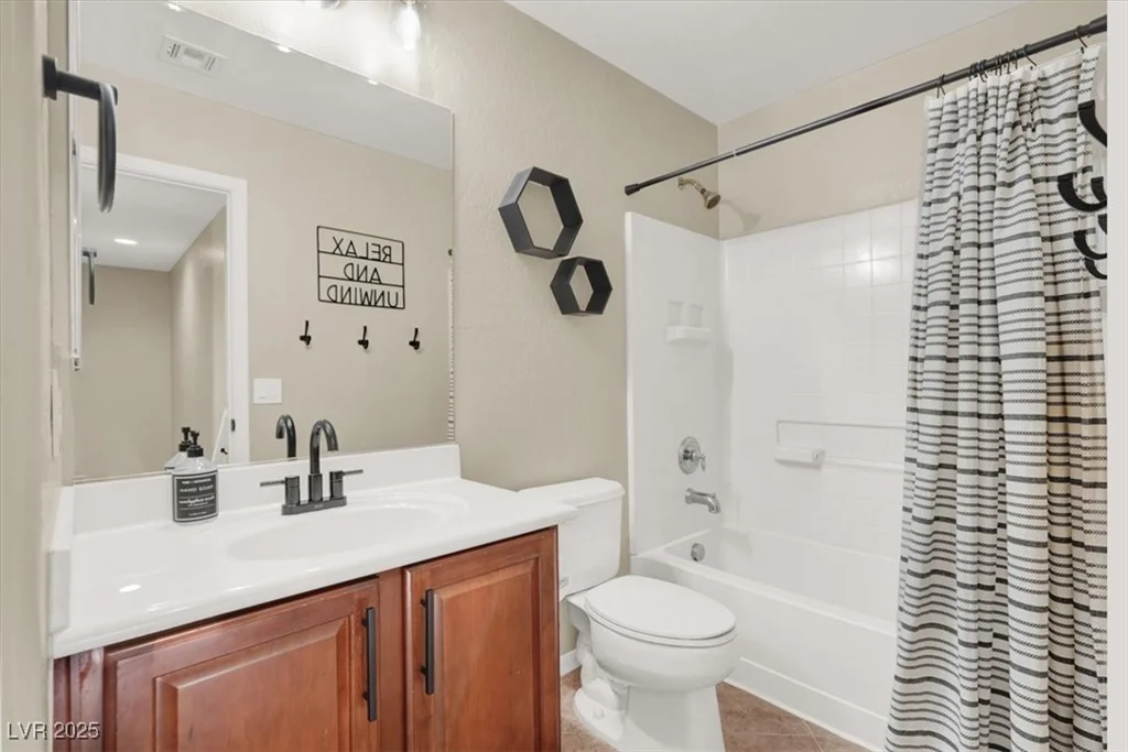 6869 Desert Thrasher, North Las Vegas, NV 89084
