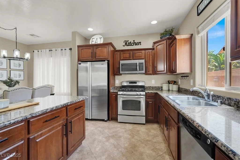 6869 Desert Thrasher, North Las Vegas, NV 89084