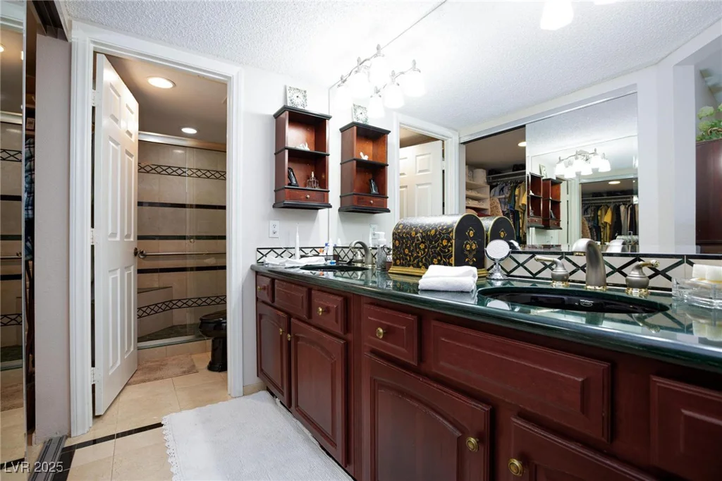 2749 Lodestone, Las Vegas, NV 89117