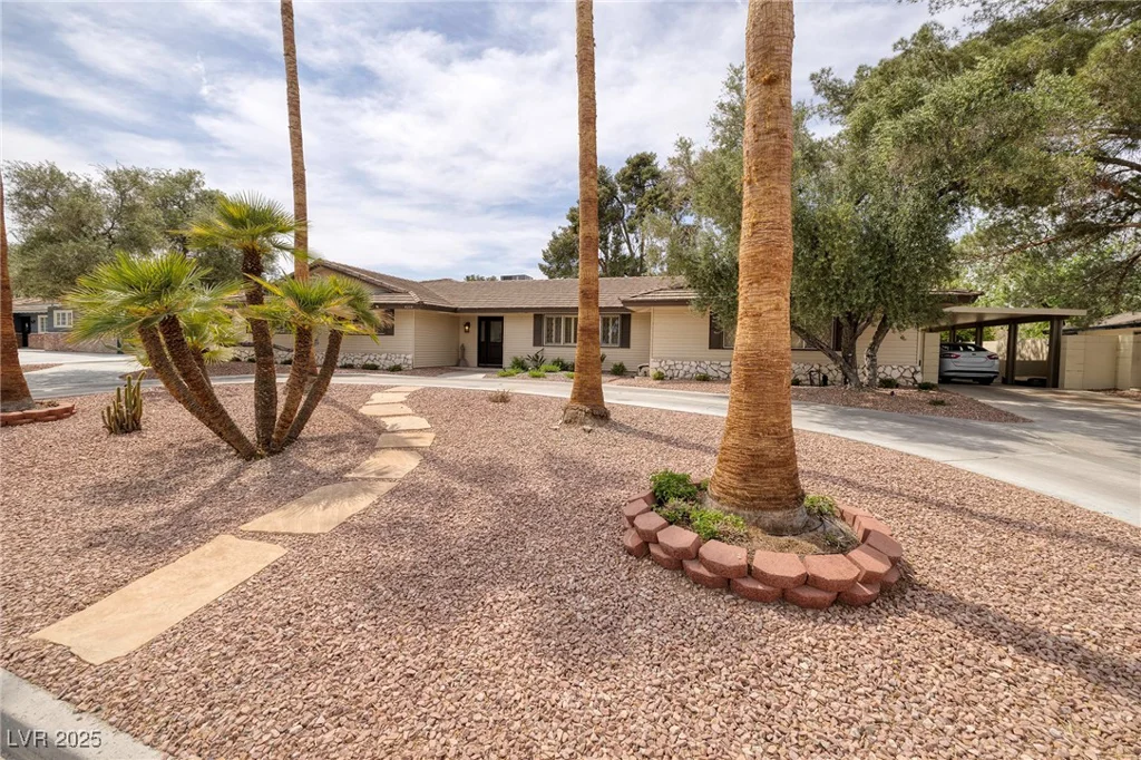 4219 Pinecrest, Las Vegas, NV 89121