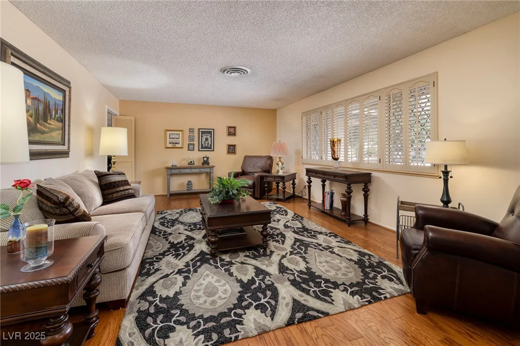 4219 Pinecrest, Las Vegas, NV 89121