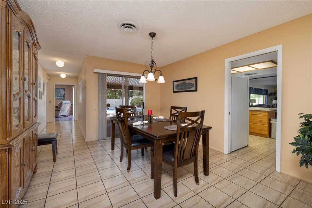 4219 Pinecrest, Las Vegas, NV 89121