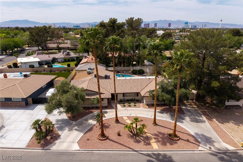 4219 Pinecrest, Las Vegas, NV 89121