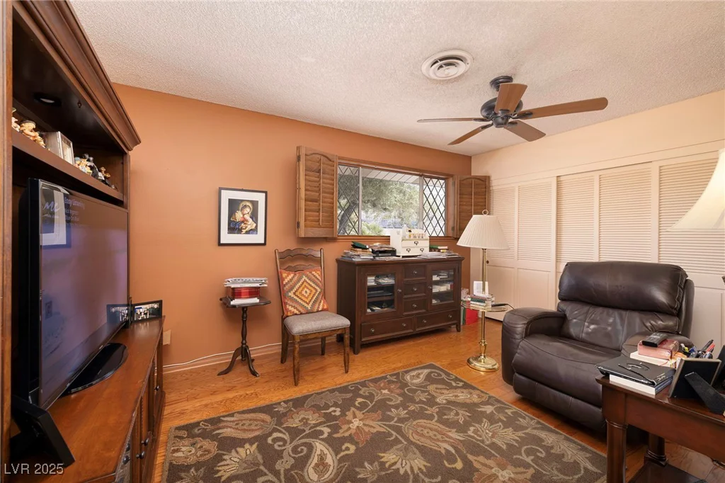 4219 Pinecrest, Las Vegas, NV 89121