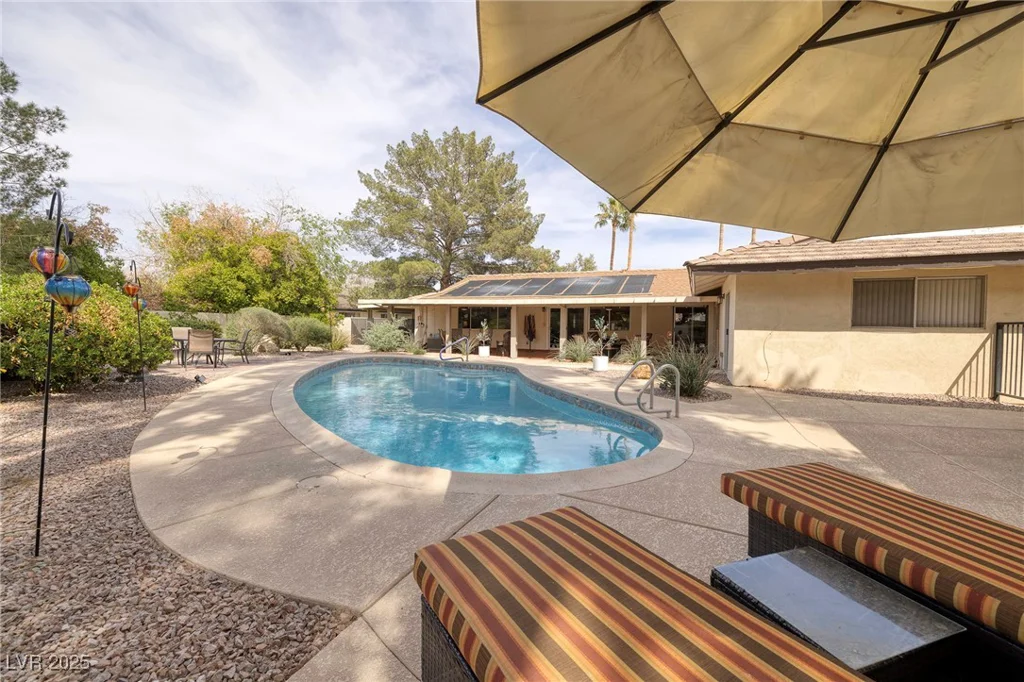 4219 Pinecrest, Las Vegas, NV 89121