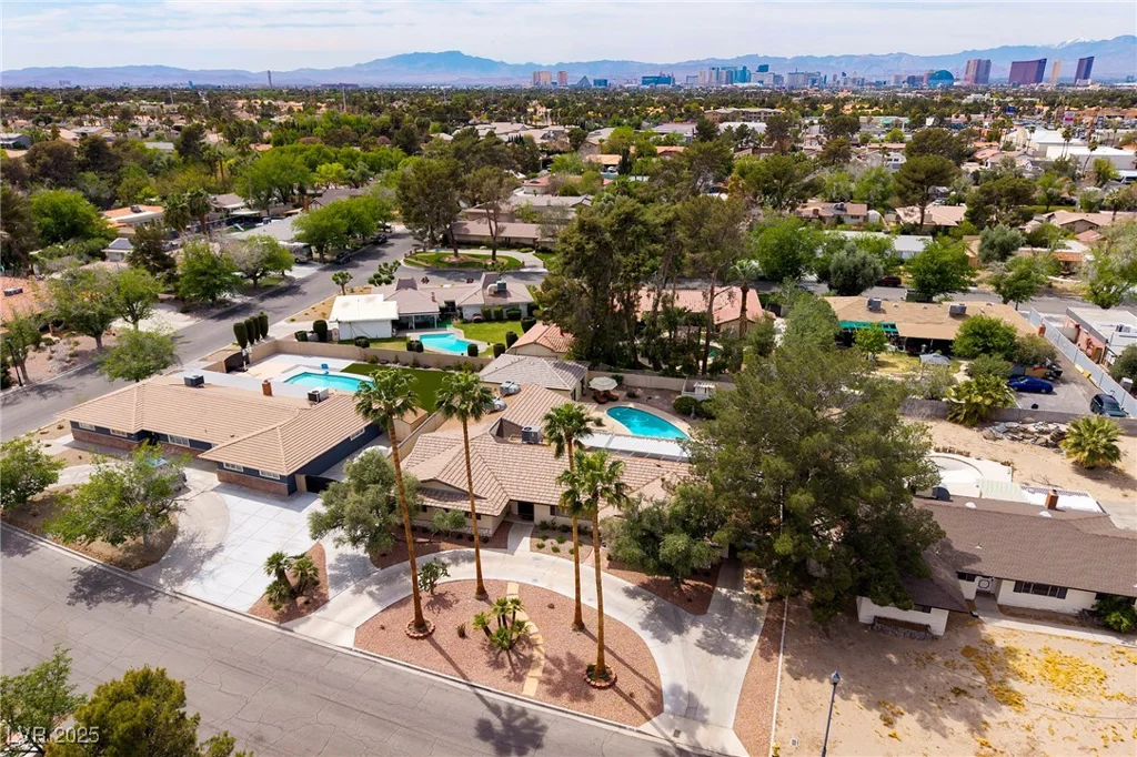 4219 Pinecrest, Las Vegas, NV 89121