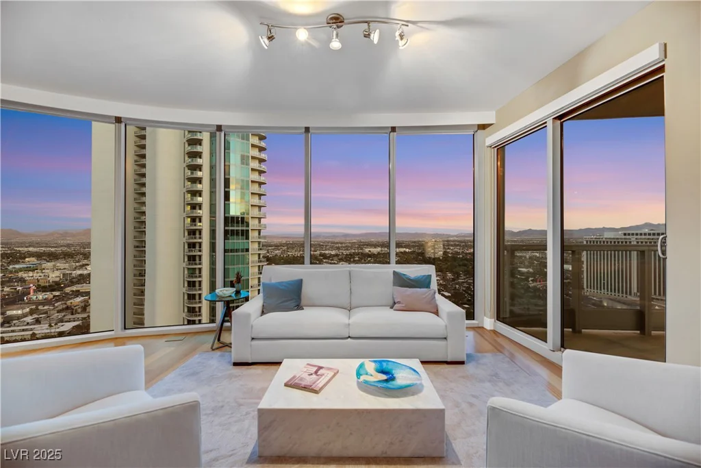 222 Karen, Las Vegas, NV 89109