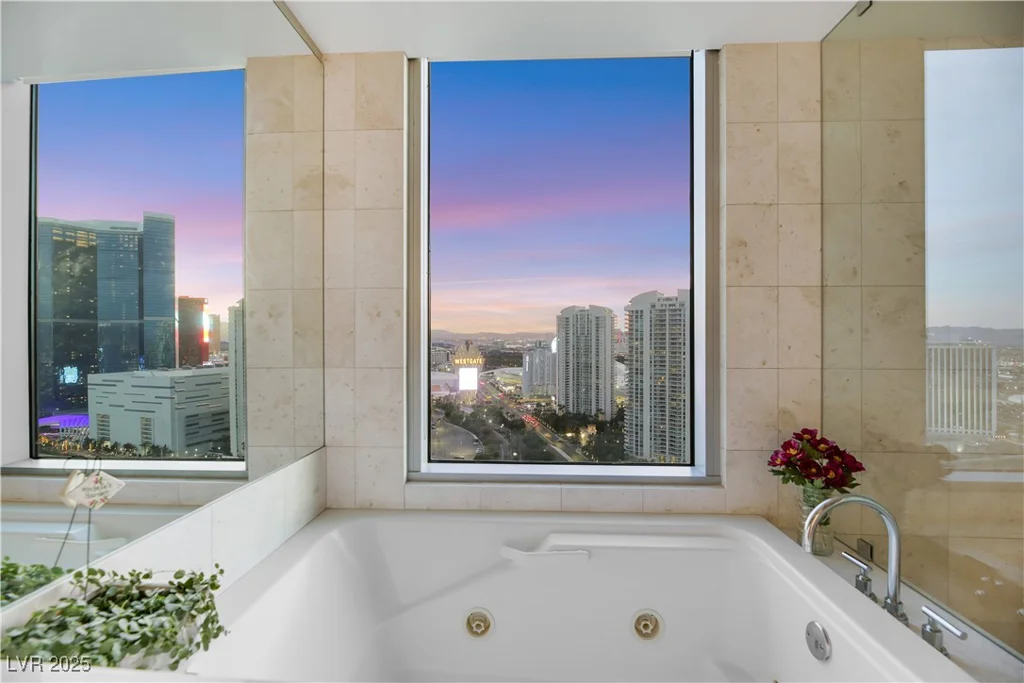 222 Karen, Las Vegas, NV 89109