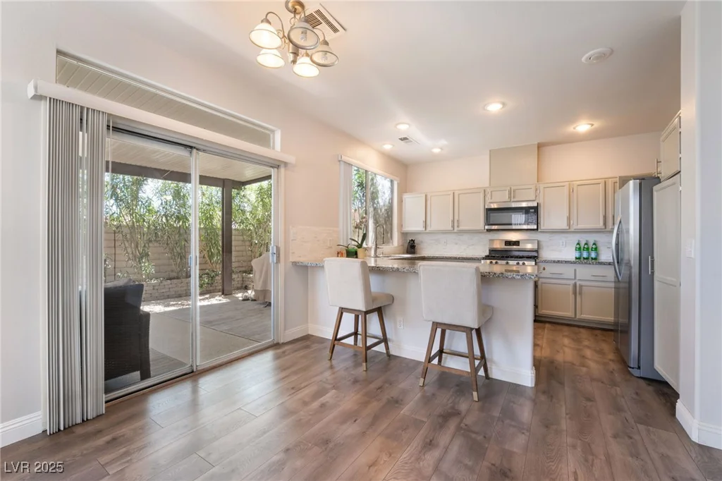 2452 Silver Shadow, Las Vegas, NV 89108