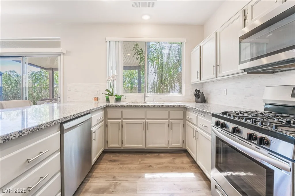 2452 Silver Shadow, Las Vegas, NV 89108