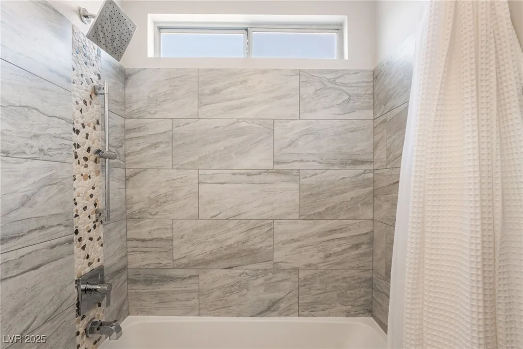 2452 Silver Shadow, Las Vegas, NV 89108