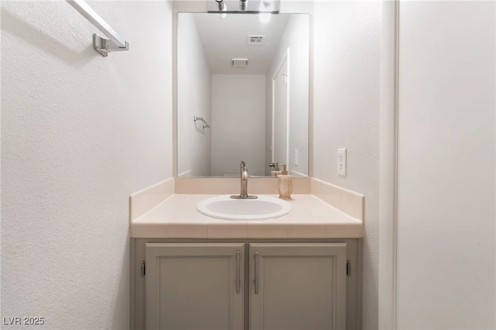 2452 Silver Shadow, Las Vegas, NV 89108