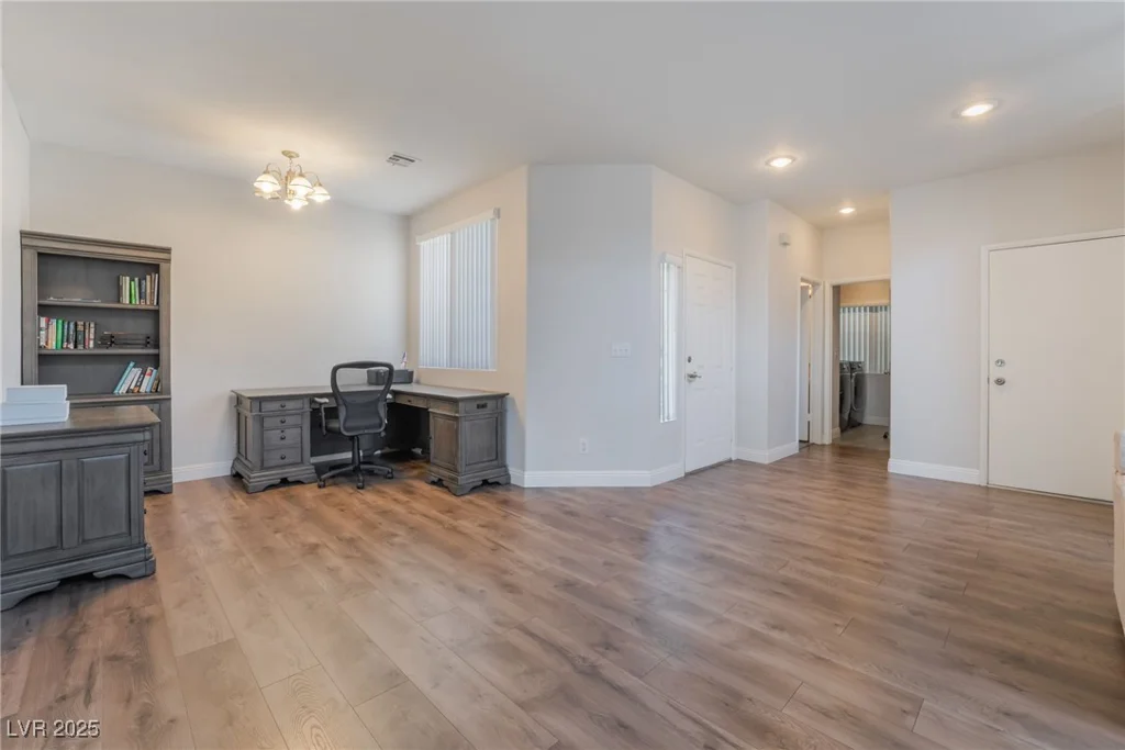 2452 Silver Shadow, Las Vegas, NV 89108