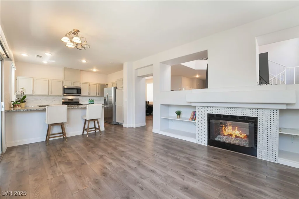 2452 Silver Shadow, Las Vegas, NV 89108