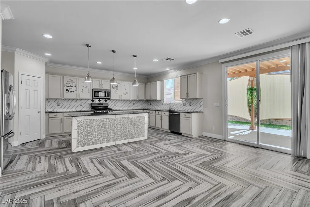 5425 Pride Mountain, North Las Vegas, NV 89031