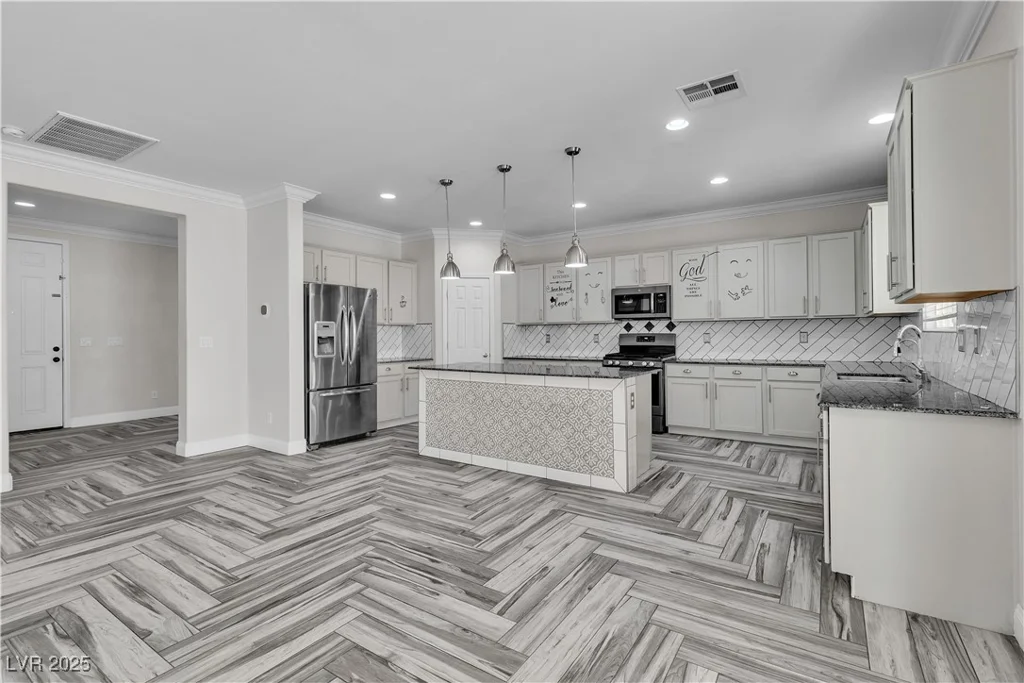 5425 Pride Mountain, North Las Vegas, NV 89031