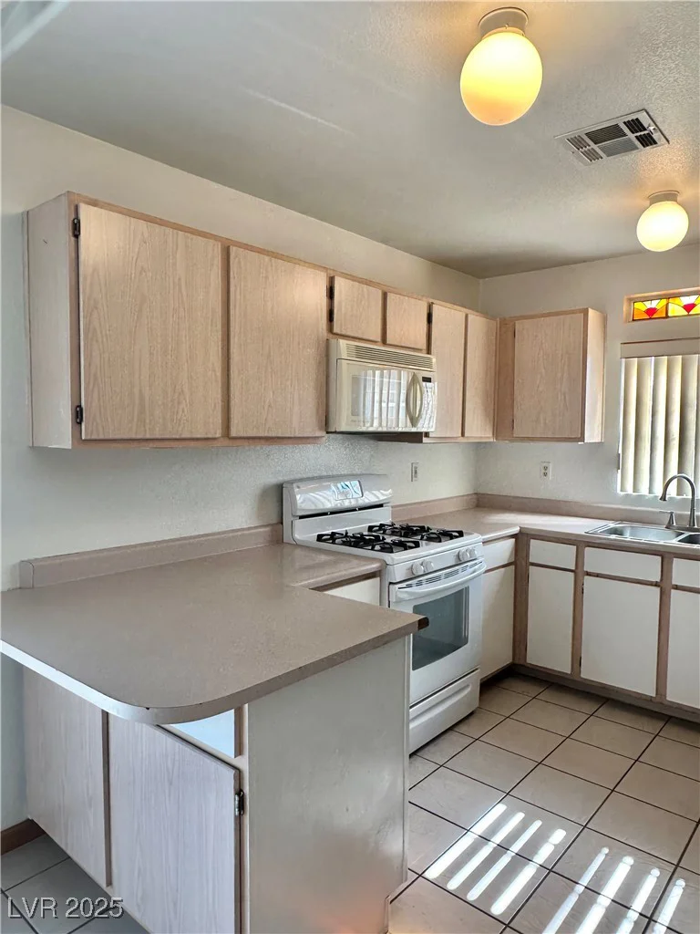 2621 Blue Reef, North Las Vegas, NV 89032