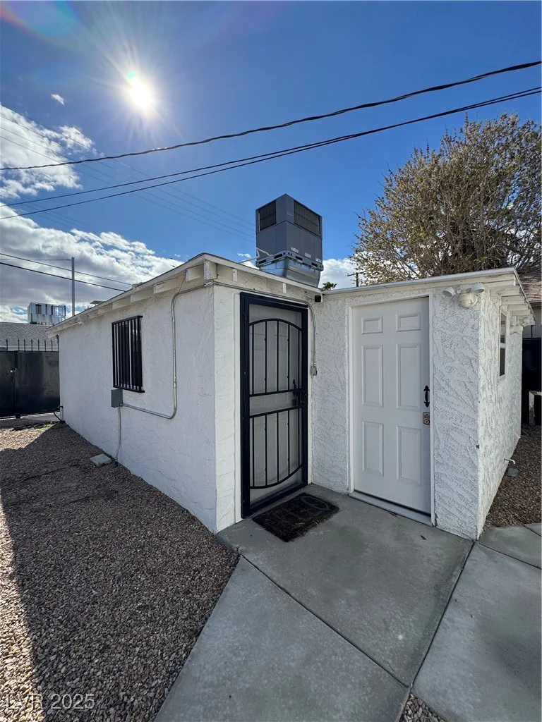 621 9th, Las Vegas, NV 89101