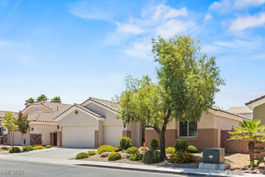 2025 Dakota Lodge, Las Vegas, NV 89123