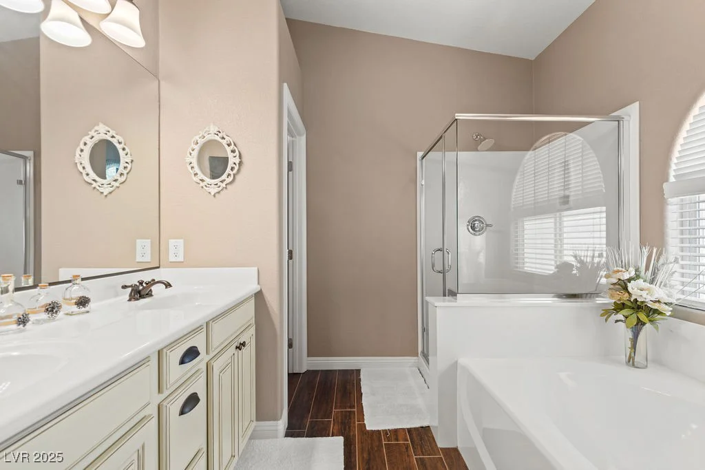 2025 Dakota Lodge, Las Vegas, NV 89123