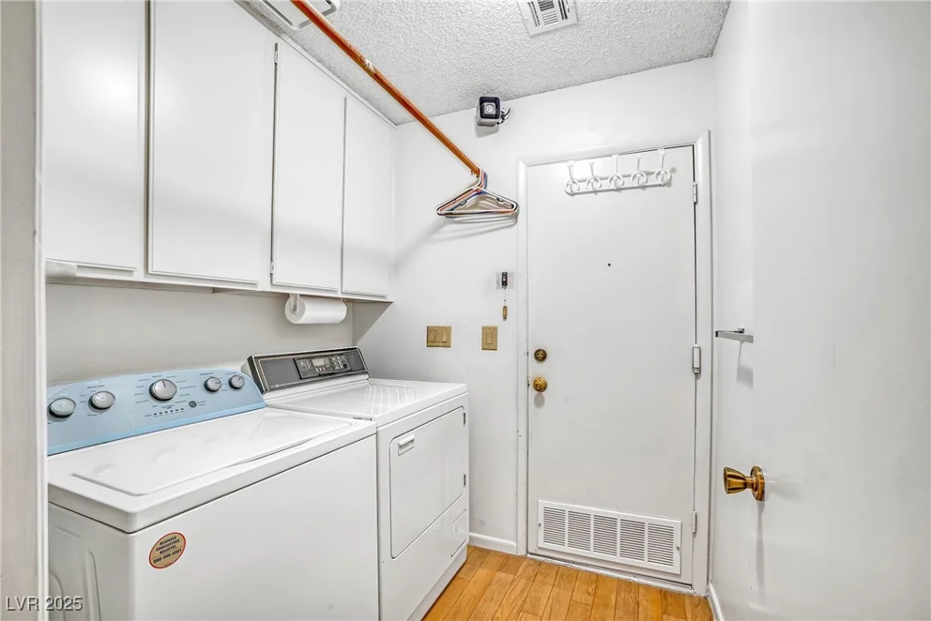6508 Peppermill, Las Vegas, NV 89146