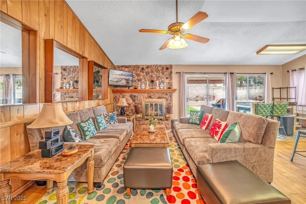 6508 Peppermill, Las Vegas, NV 89146