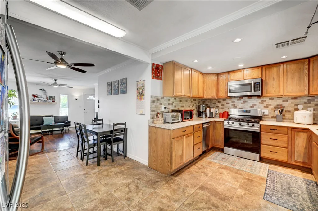 4556 Kenilworth, Las Vegas, NV 89147